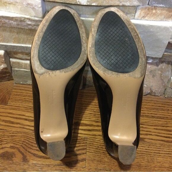 SALVATORE FERRAGAMO Black Patent Leather Pumps Closed Toe Block Heels - Picture 11 of 13